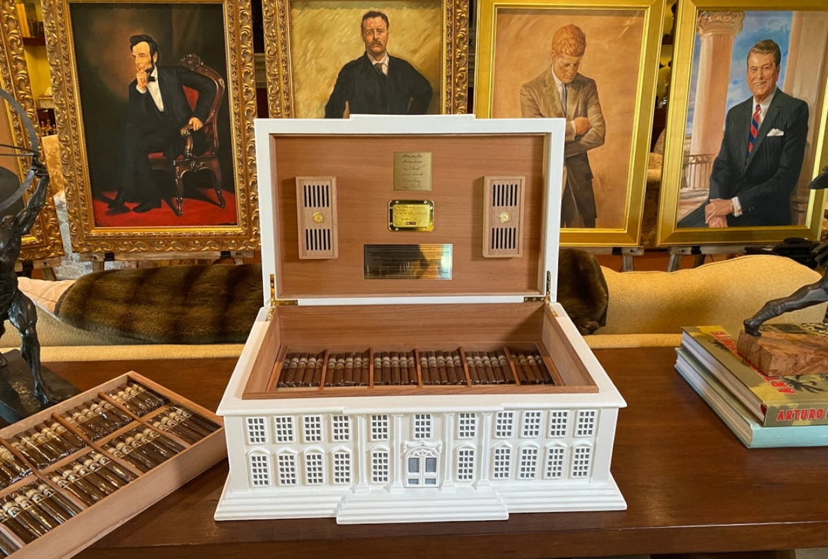 Humidor Inspired by the White House 