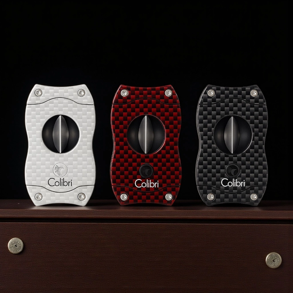 colibri v cut carbon sekaci za cigare vise boja Colibri V-Cut Carbon sekači za cigare