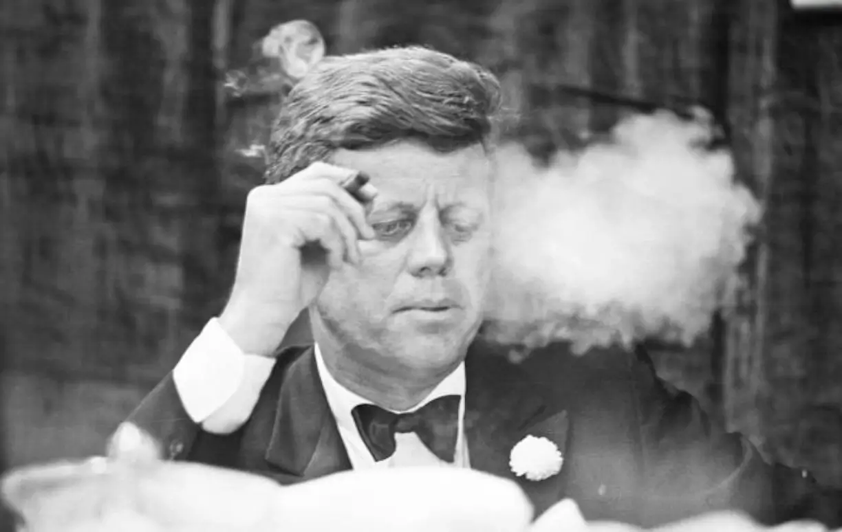 Američki Predsednici i Cigare - Kenedi