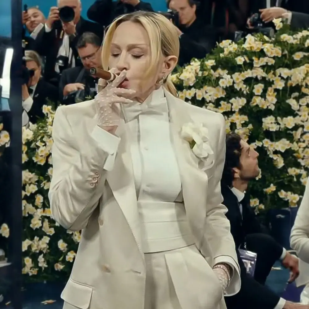 madona tompus dame cigare 1 Dame i CIGARE? Madona sa tompusom