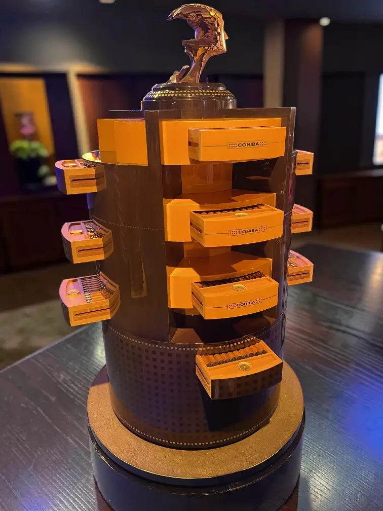 luksuzni humidor cohiba 2023 godina 4 miliona ekskluzivni Cohiba humidor sa Taino skulpturom
